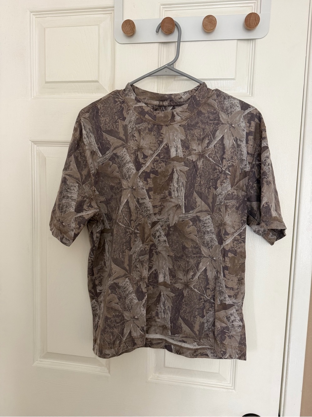 Hollister boxy camo tee